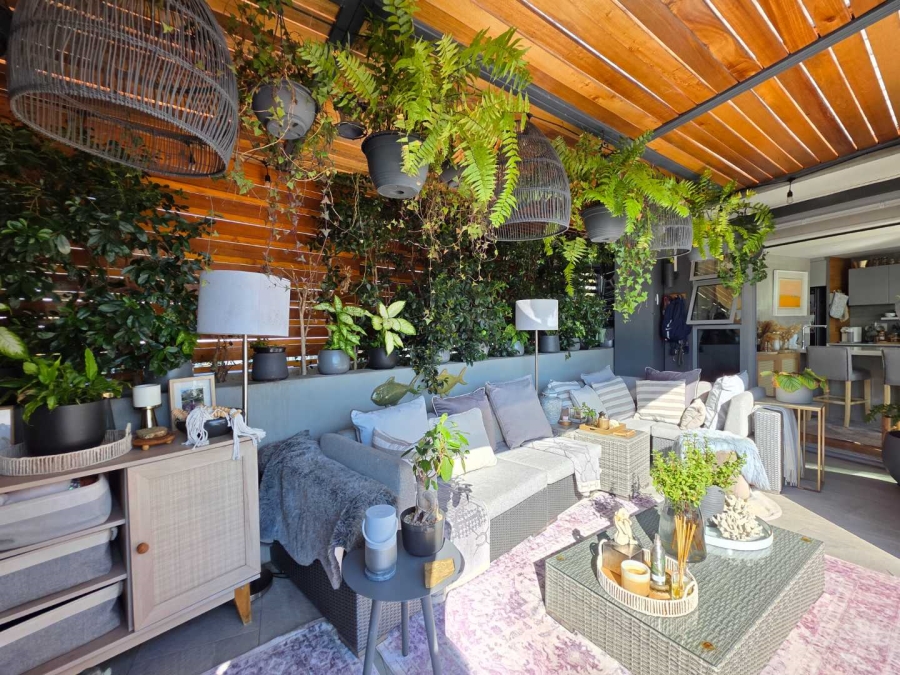 3 Bedroom Property for Sale in Sea Point Western Cape